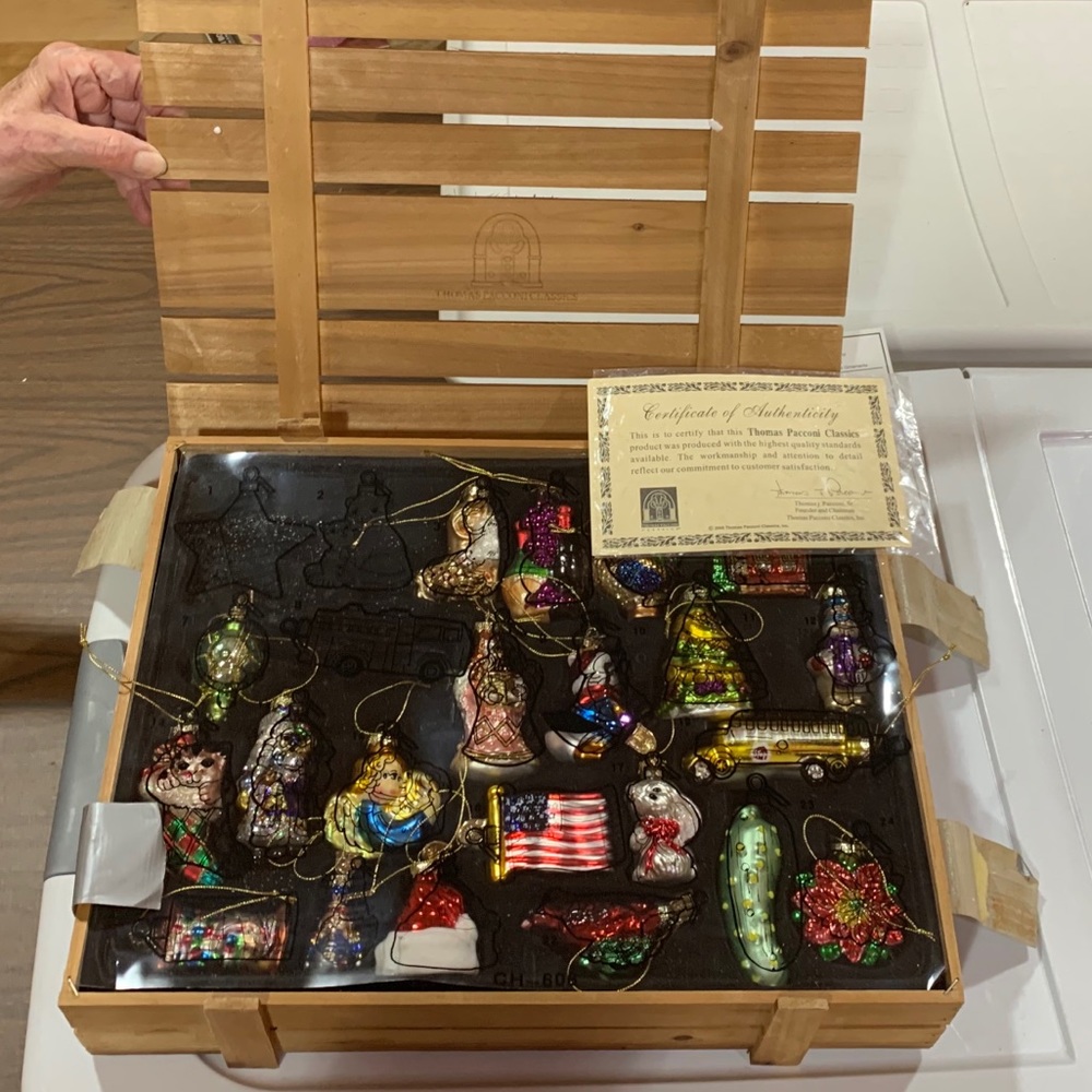 Thomas Pacconi Classics, Inc. Christmas Ornaments